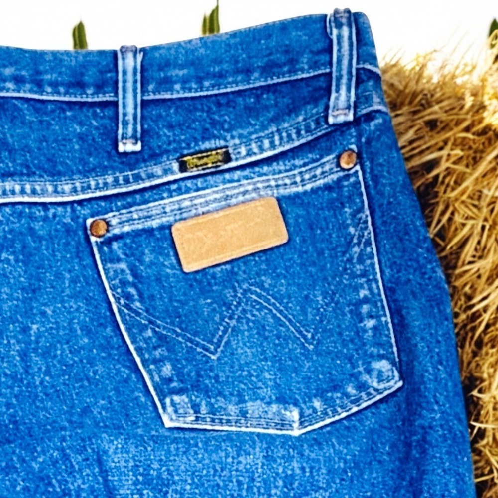 Wrangler Jeans Mens Sz 40x34 Faded Blue Denim (Actual 38x33) Western Cowboy Cut